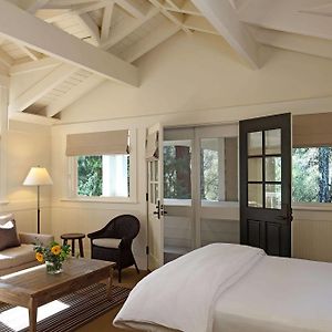 King Cottage Room